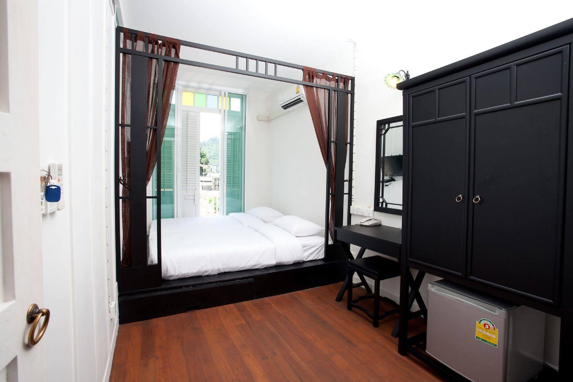 99 Oldtown Boutique Guesthouse Sha Extra Plus Phuket Zewnętrze zdjęcie