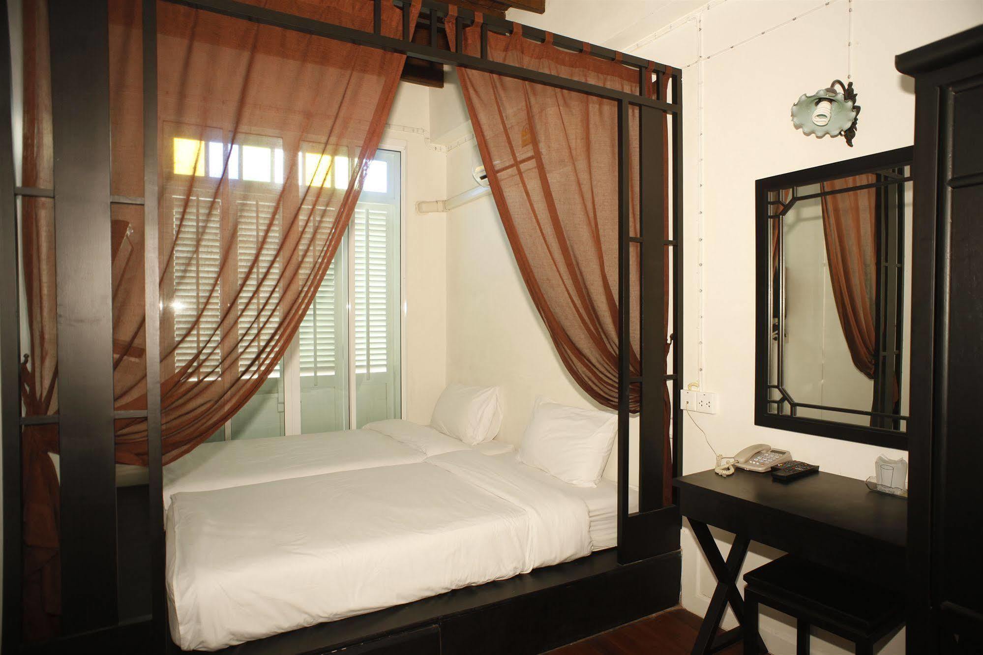 99 Oldtown Boutique Guesthouse Sha Extra Plus Phuket Zewnętrze zdjęcie