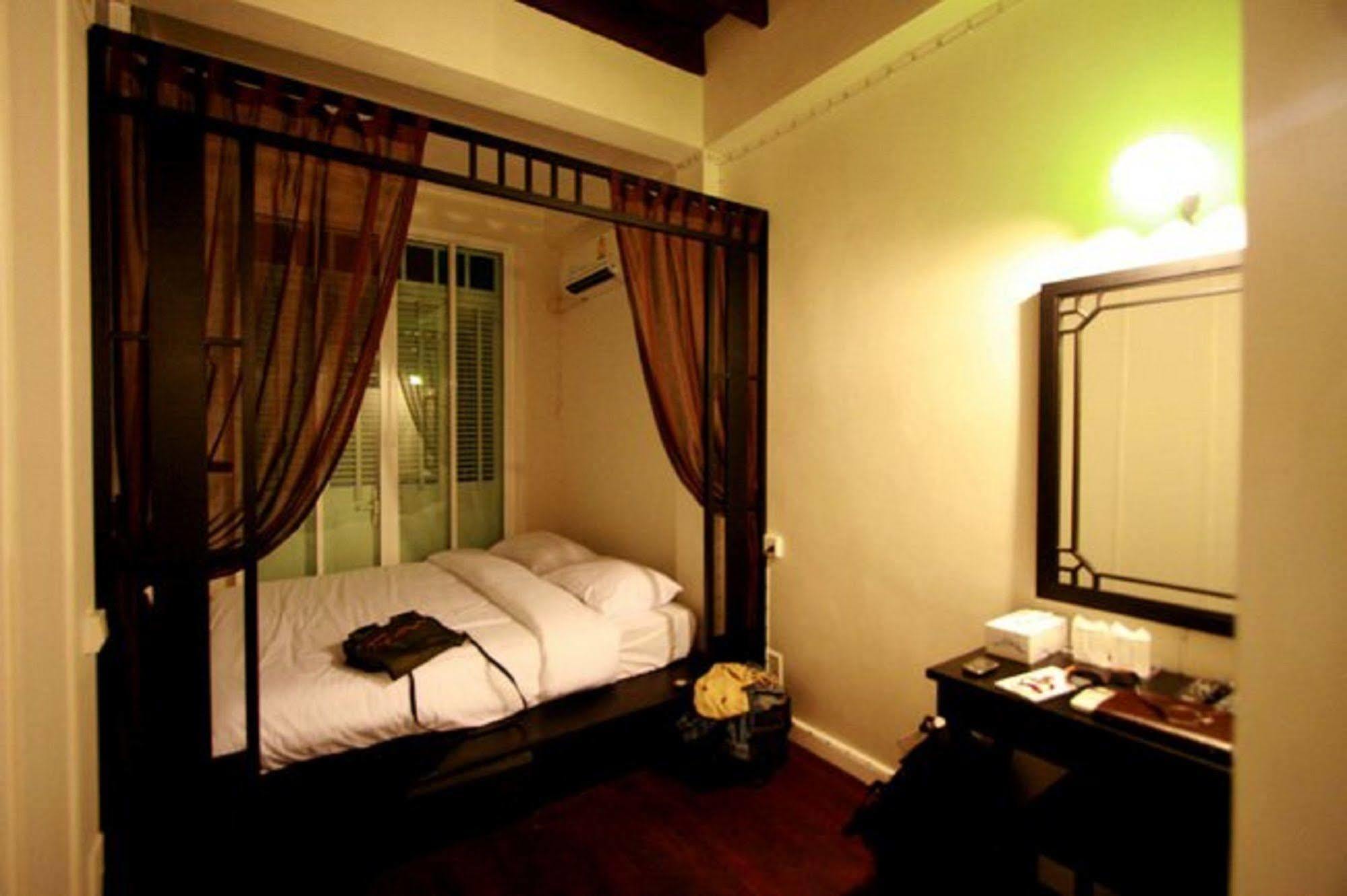 99 Oldtown Boutique Guesthouse Sha Extra Plus Phuket Zewnętrze zdjęcie